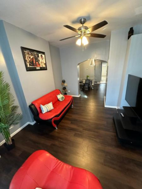 Cozy Spacious 3br theater